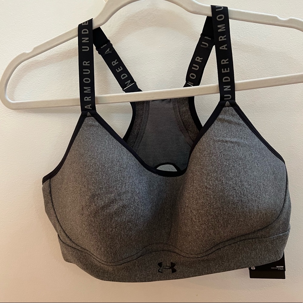 New with tags! WOMENS UNDER ARMOUR SPORTS BRA